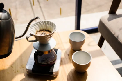 Beda Pour Over dan French Press