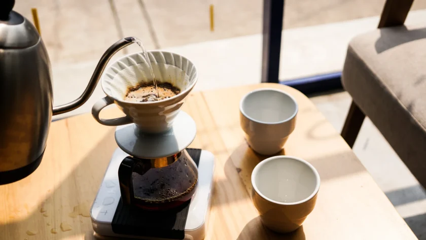 Beda Pour Over dan French Press