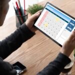 Format data karyawan dalam bentuk tabel