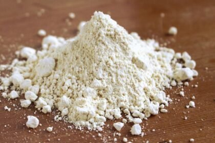 cara memisahkan tepung menggumpal