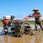 mengatasi traktor selip di sawah